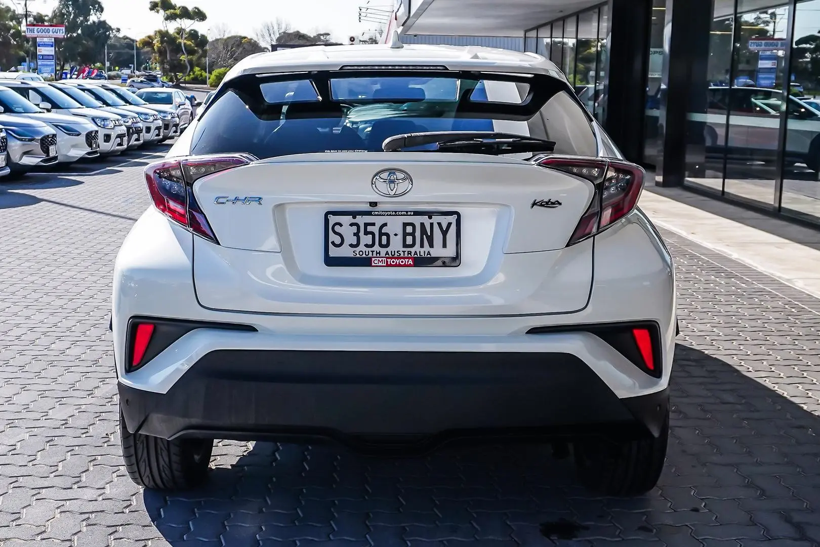2017 Toyota C-HR Gallery Image 6