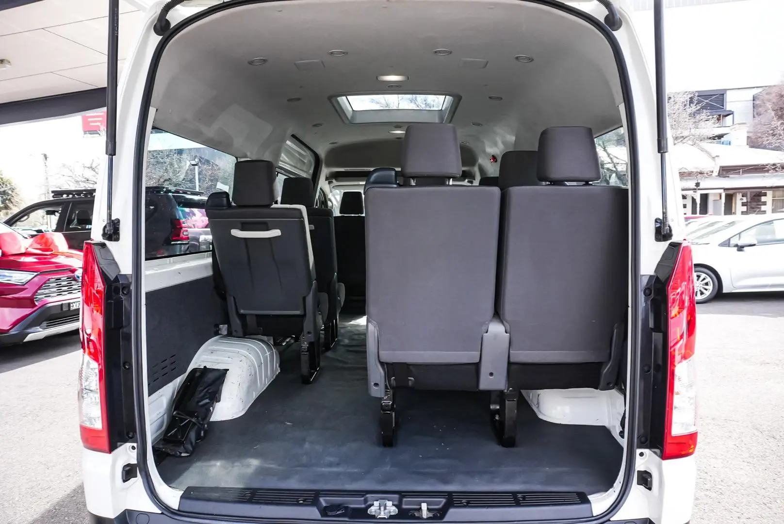 2019 Toyota Hiace Gallery Image 12