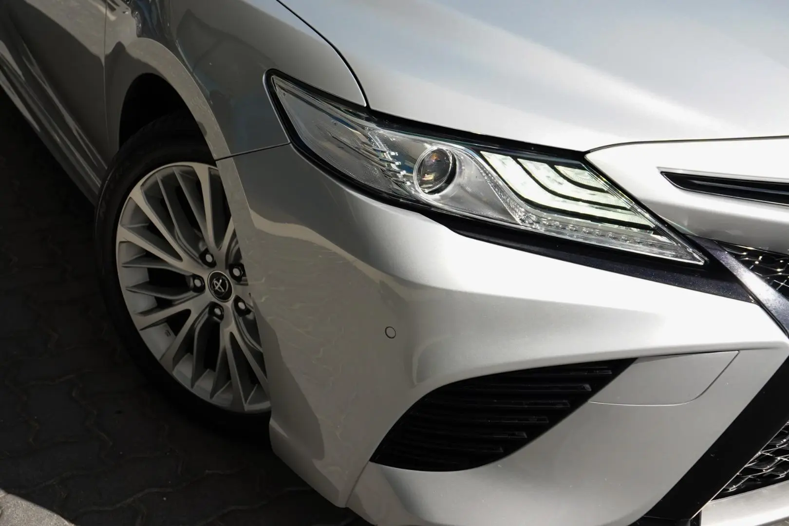2019 Toyota Camry Gallery Image 13