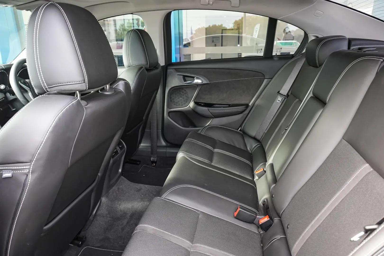 2017 Holden Commodore Gallery Image 9