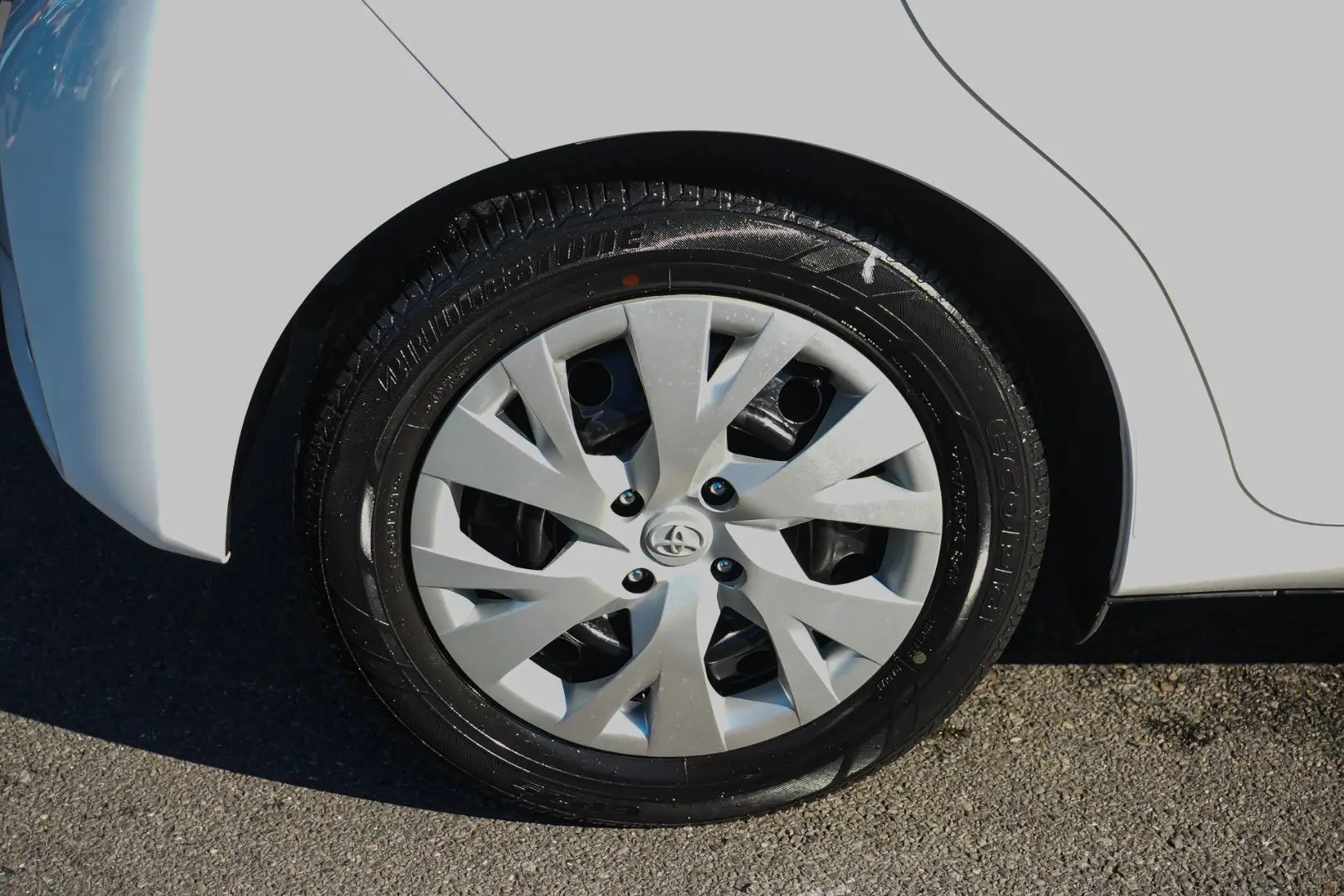 2019 Toyota Yaris Gallery Image 16