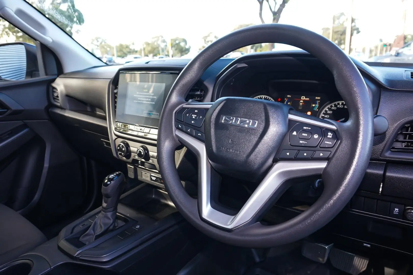 2021 Isuzu D-MAX Gallery Image 5
