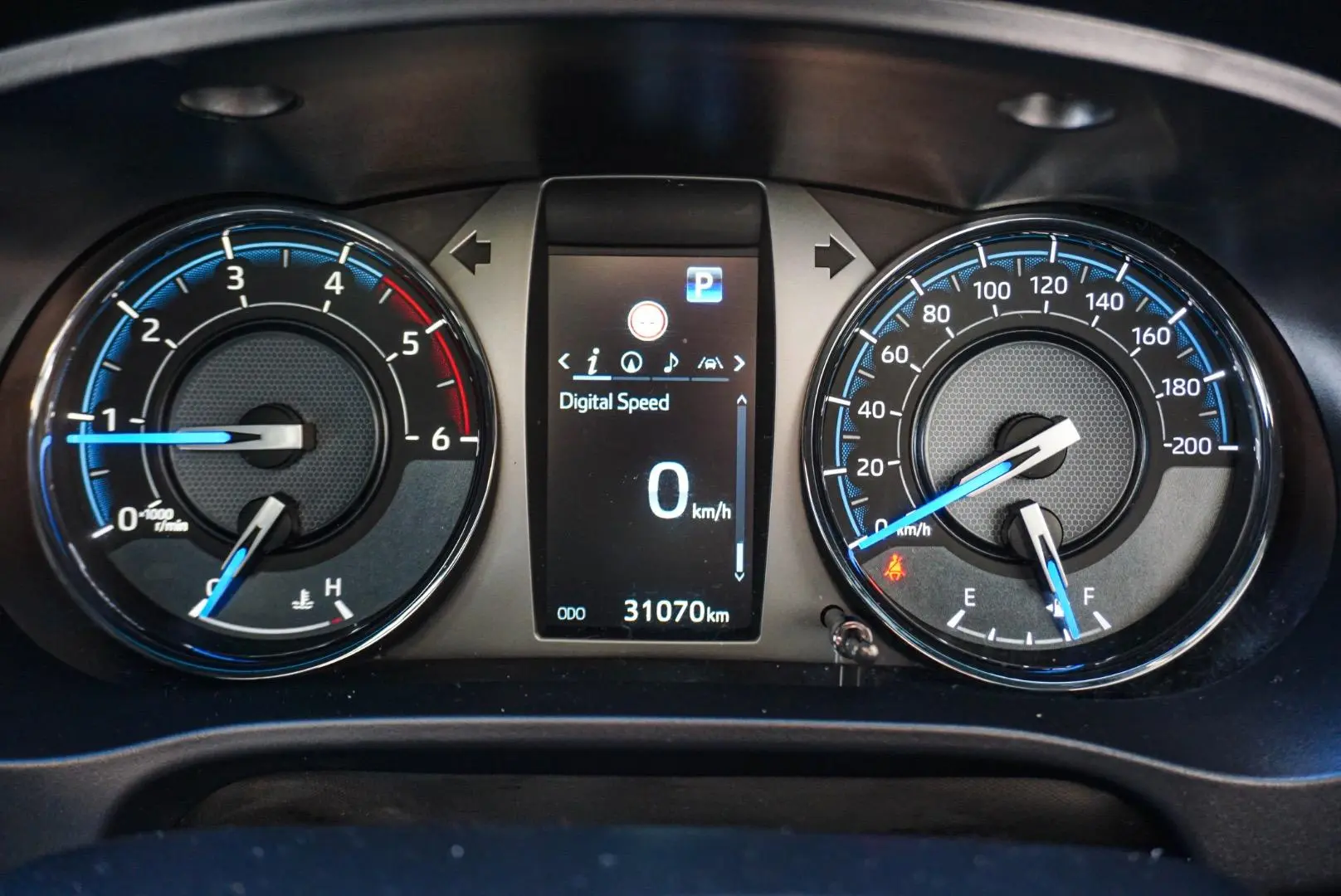 2022 Toyota Hilux Gallery Image 16