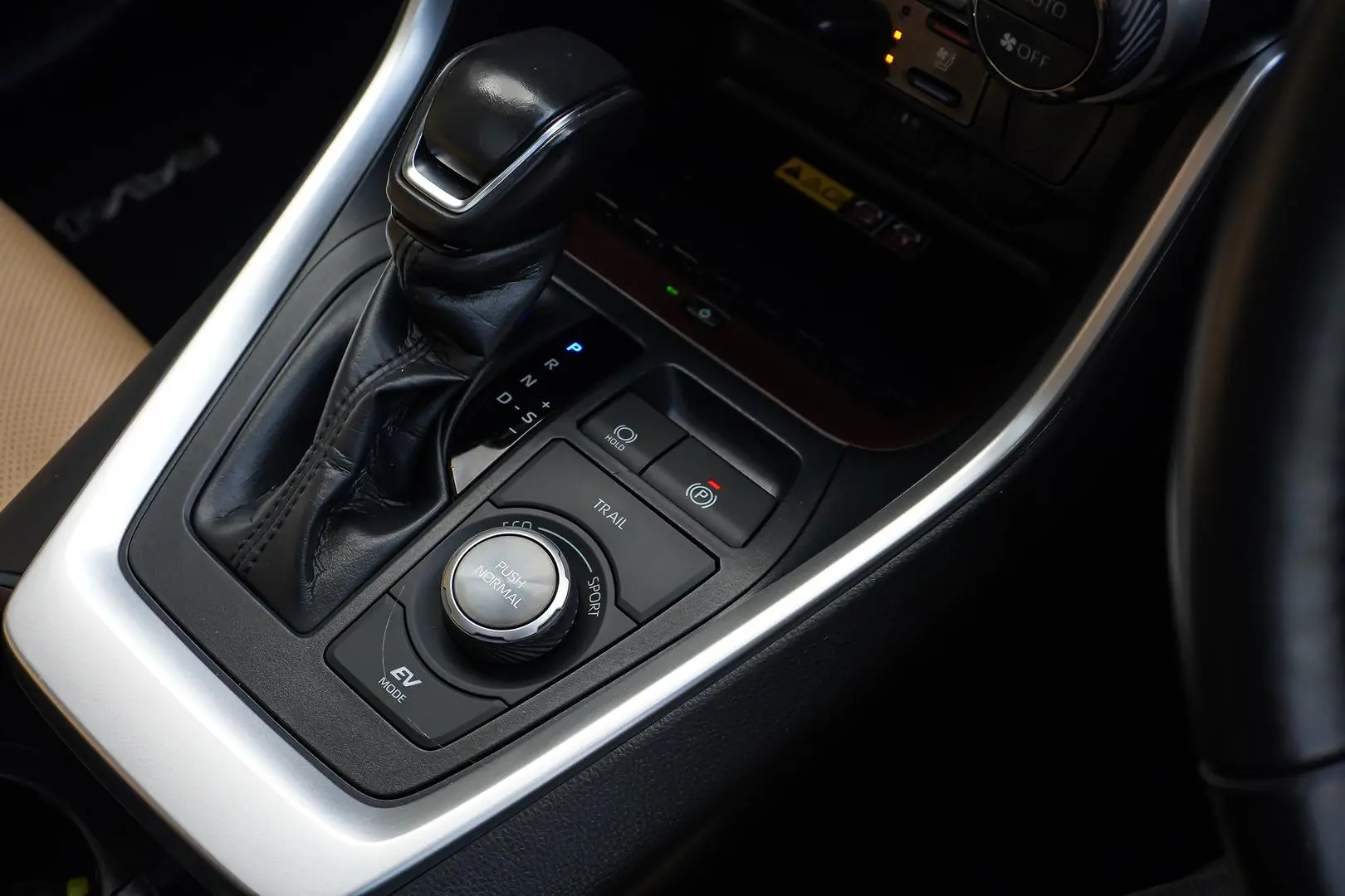 2024 Toyota RAV4 Gallery Image 18