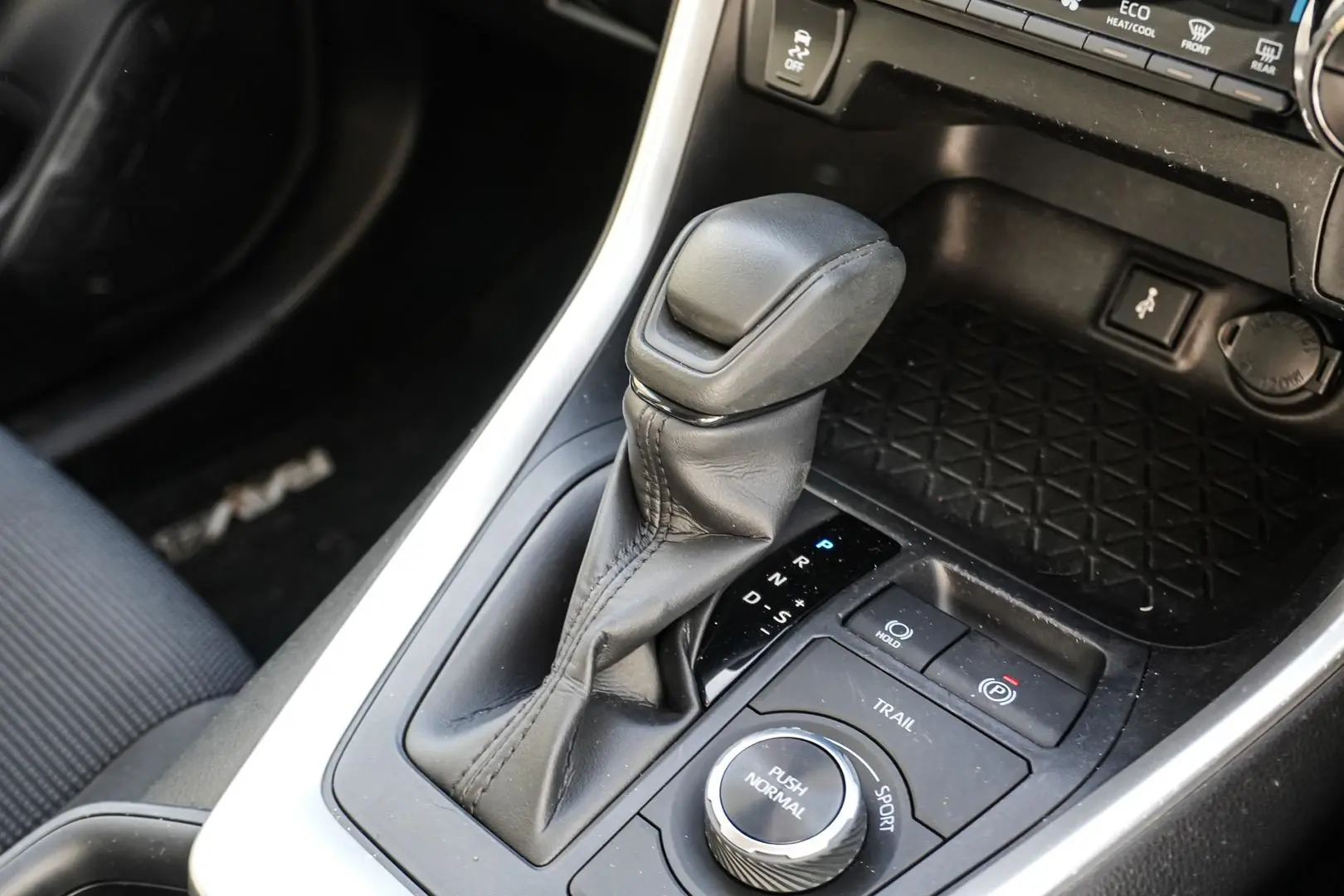 2022 Toyota RAV4 Gallery Image 18