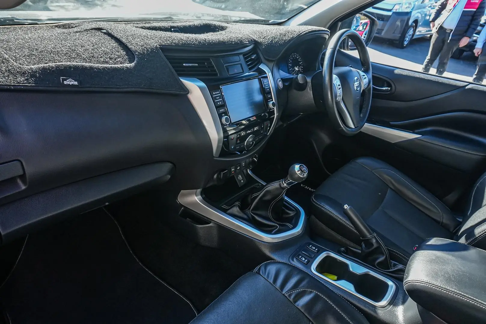 2019 Nissan Navara Gallery Image 10