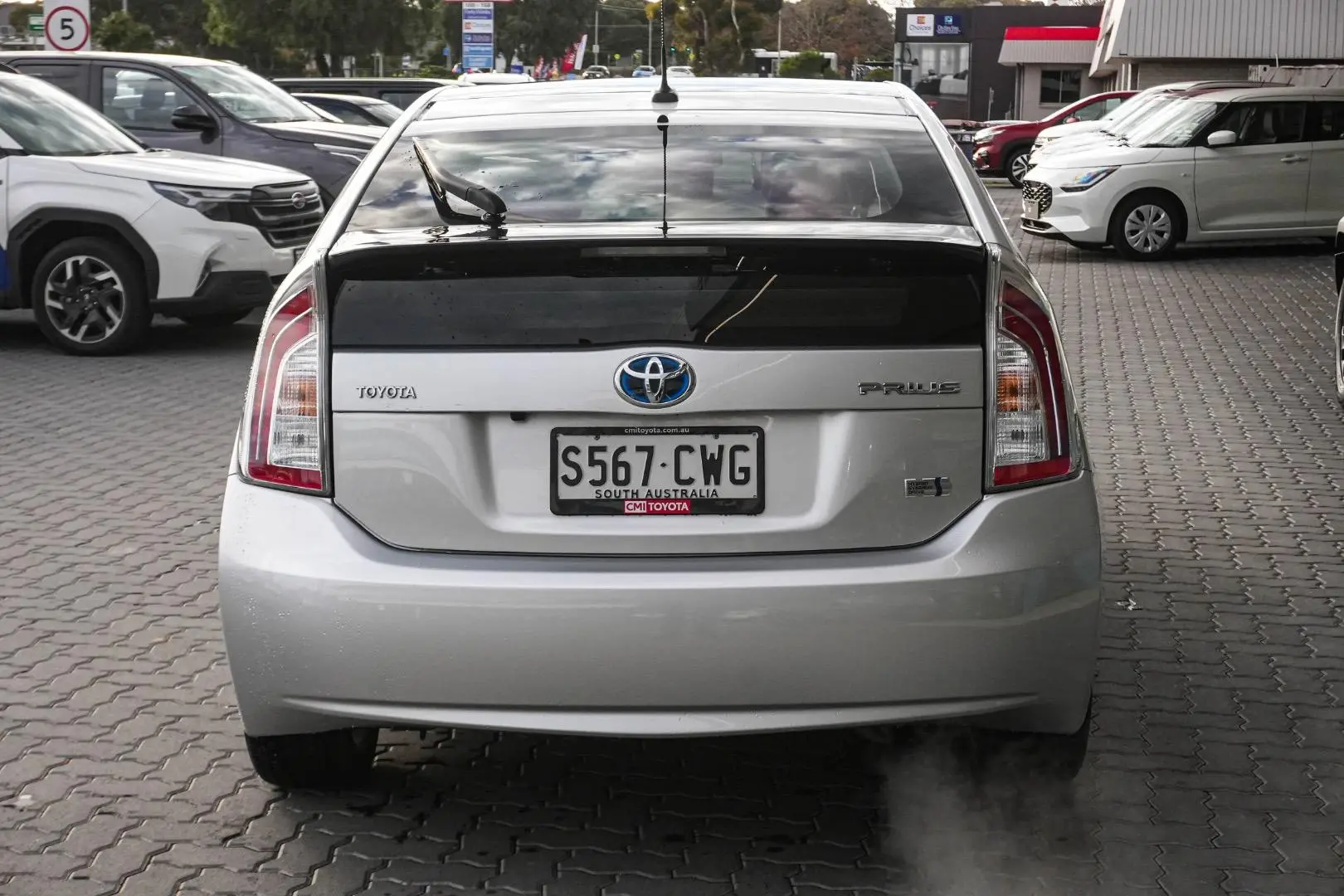 2014 Toyota Prius Gallery Image 6