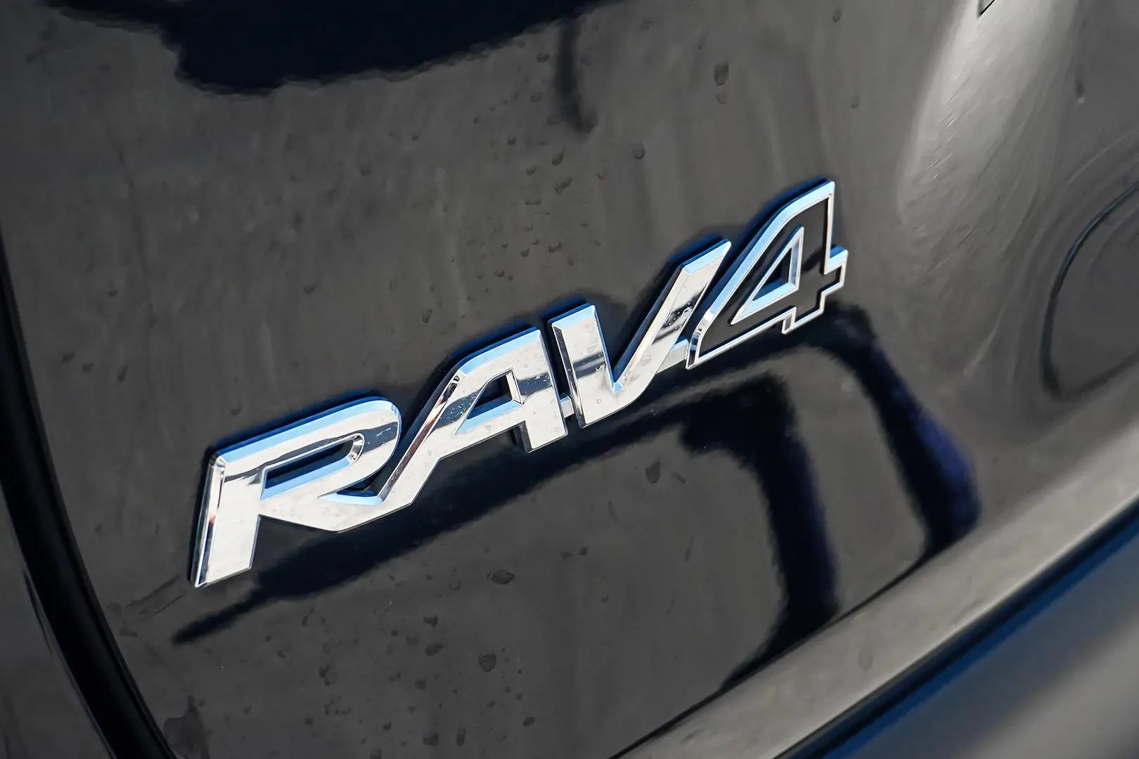 2020 Toyota RAV4 Gallery Image 16