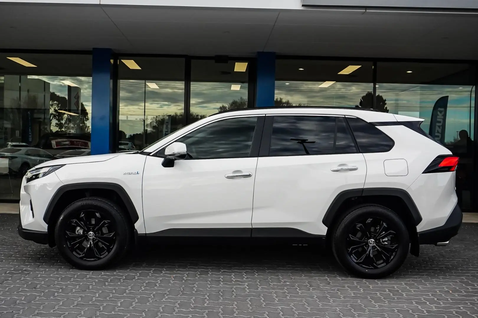 2024 Toyota RAV4 Gallery Image 3