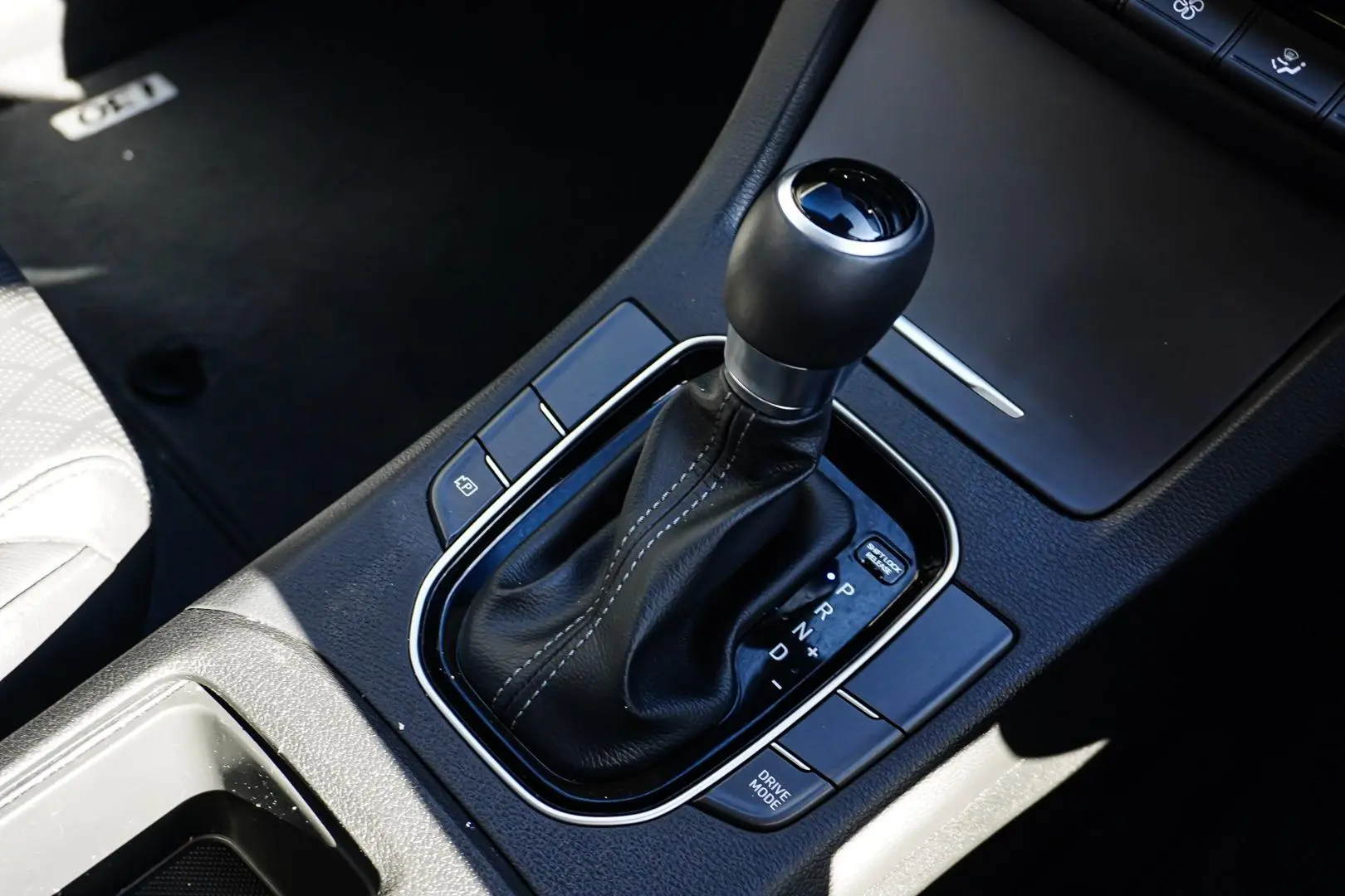 2023 Hyundai i30 Gallery Image 17