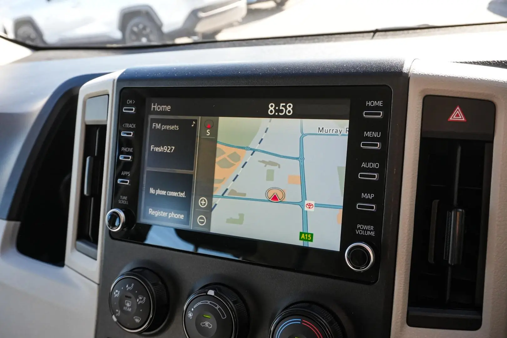 2020 Toyota Hiace Gallery Image 22