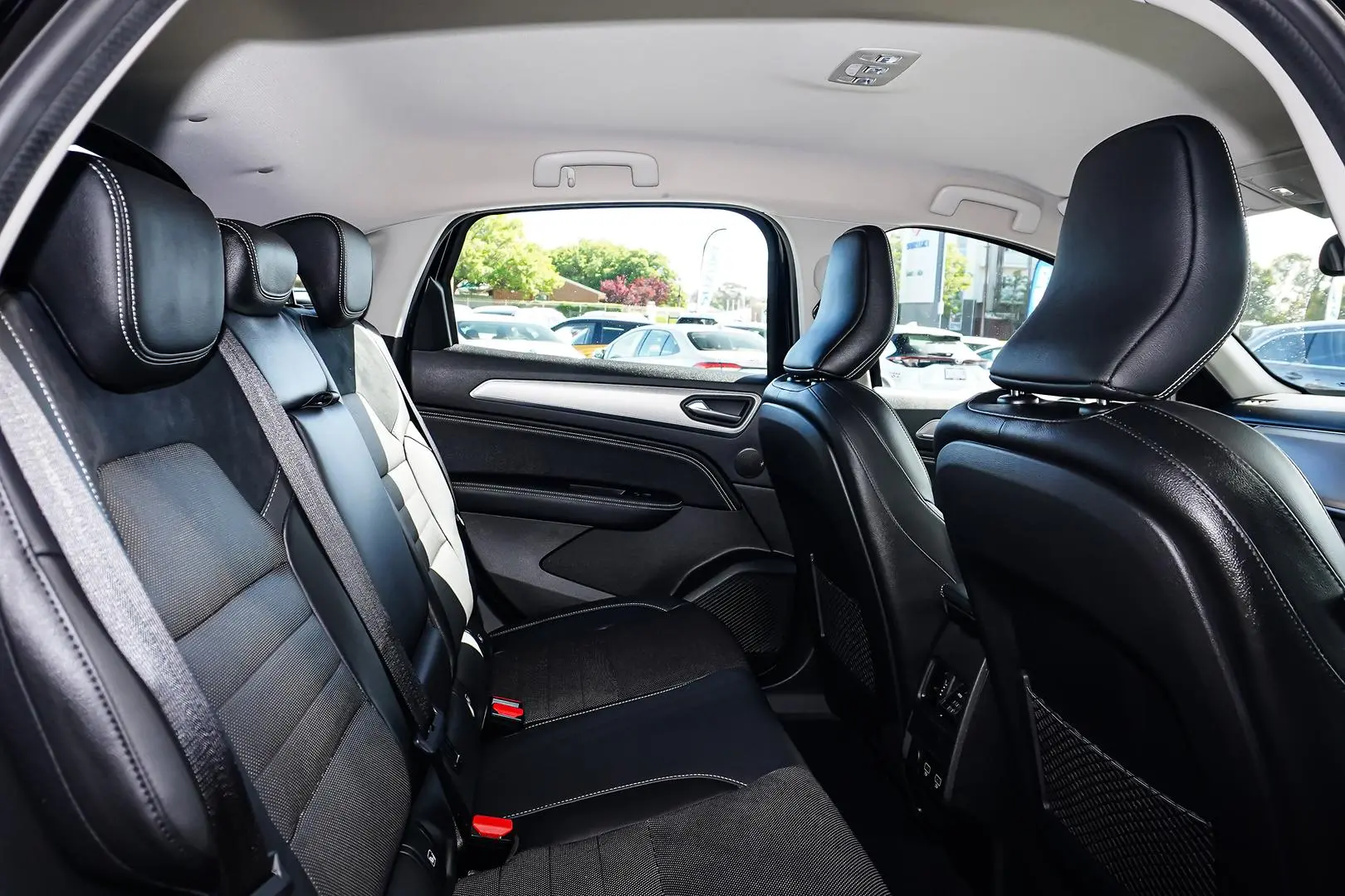 2022 Renault Arkana Gallery Image 8