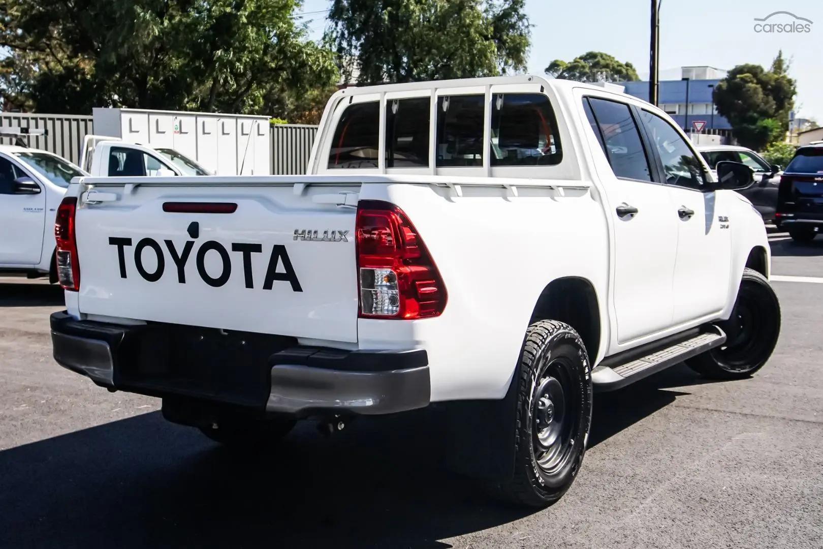 2021 Toyota Hilux Image 2