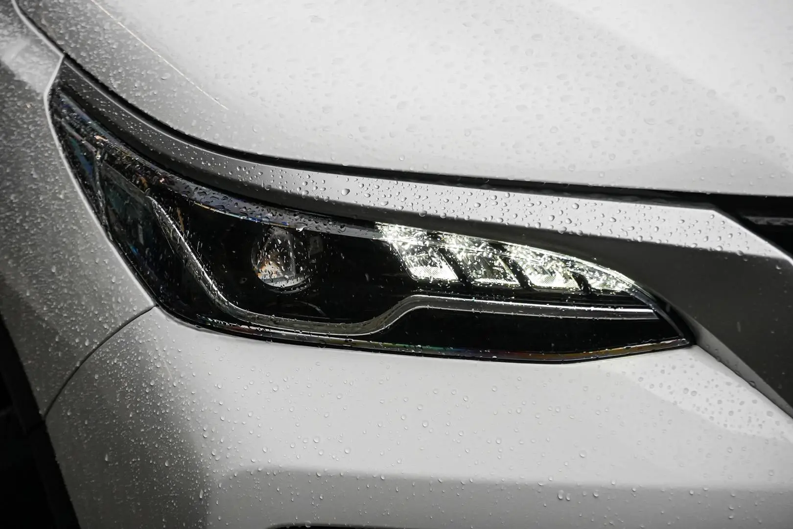 2022 Toyota Fortuner Gallery Image 7