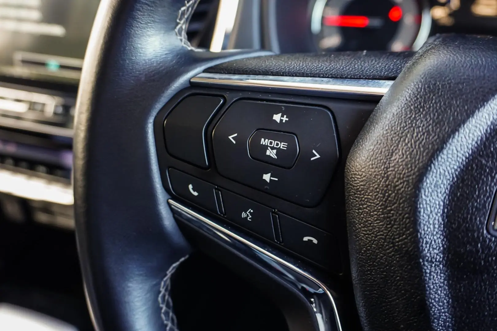 2023 Isuzu MU-X Gallery Image 23