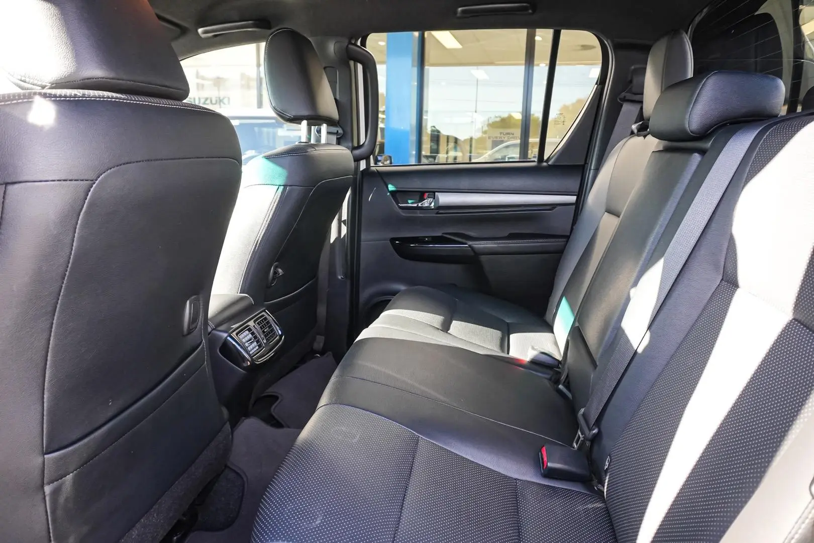 2022 Toyota Hilux Gallery Image 8