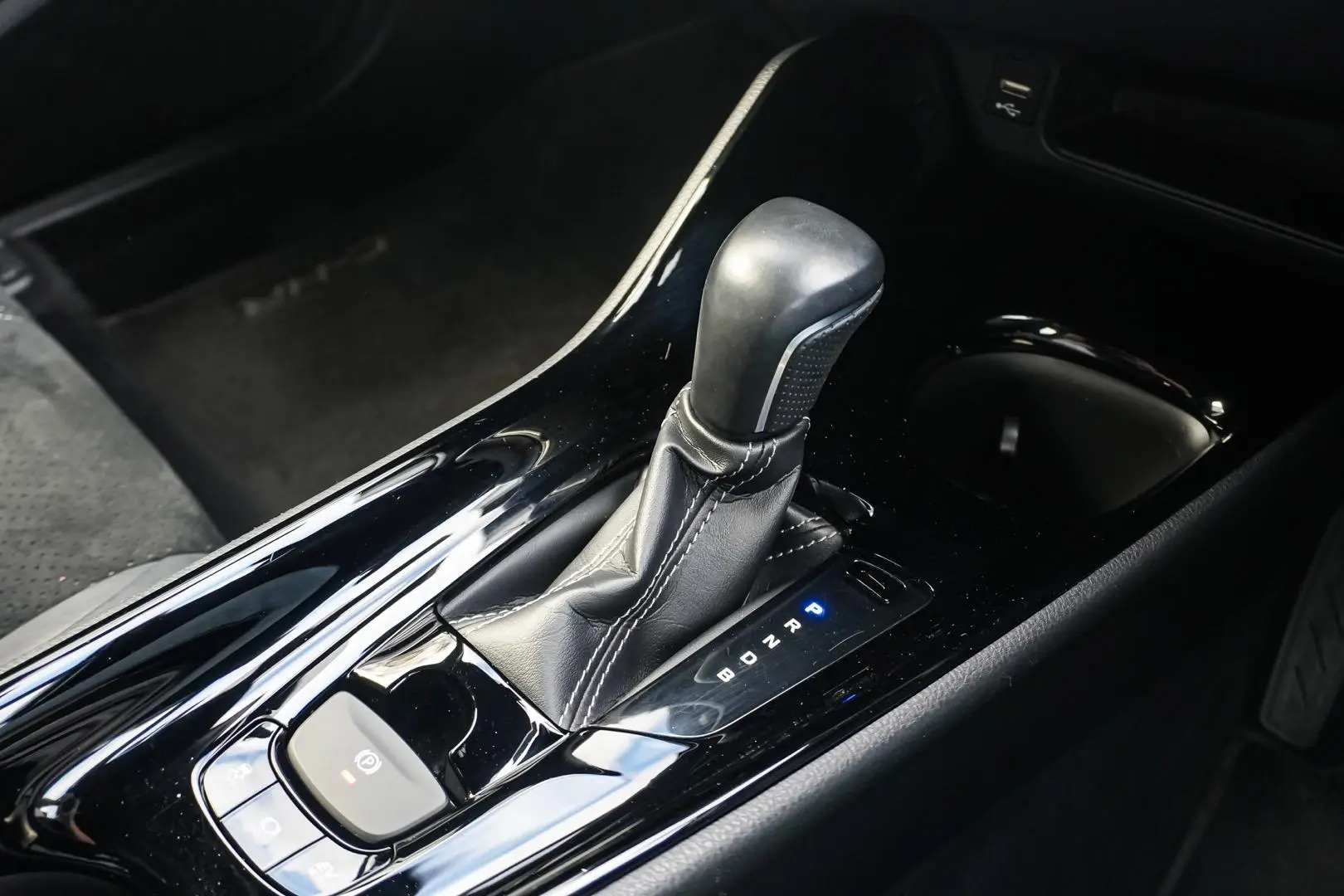 2021 Toyota C-HR Gallery Image 18