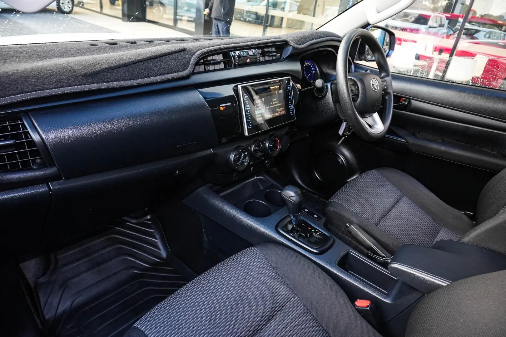 2020 Toyota Hilux Gallery Image 10