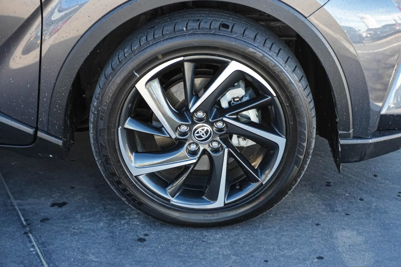 2020 Toyota C-HR Gallery Image 12