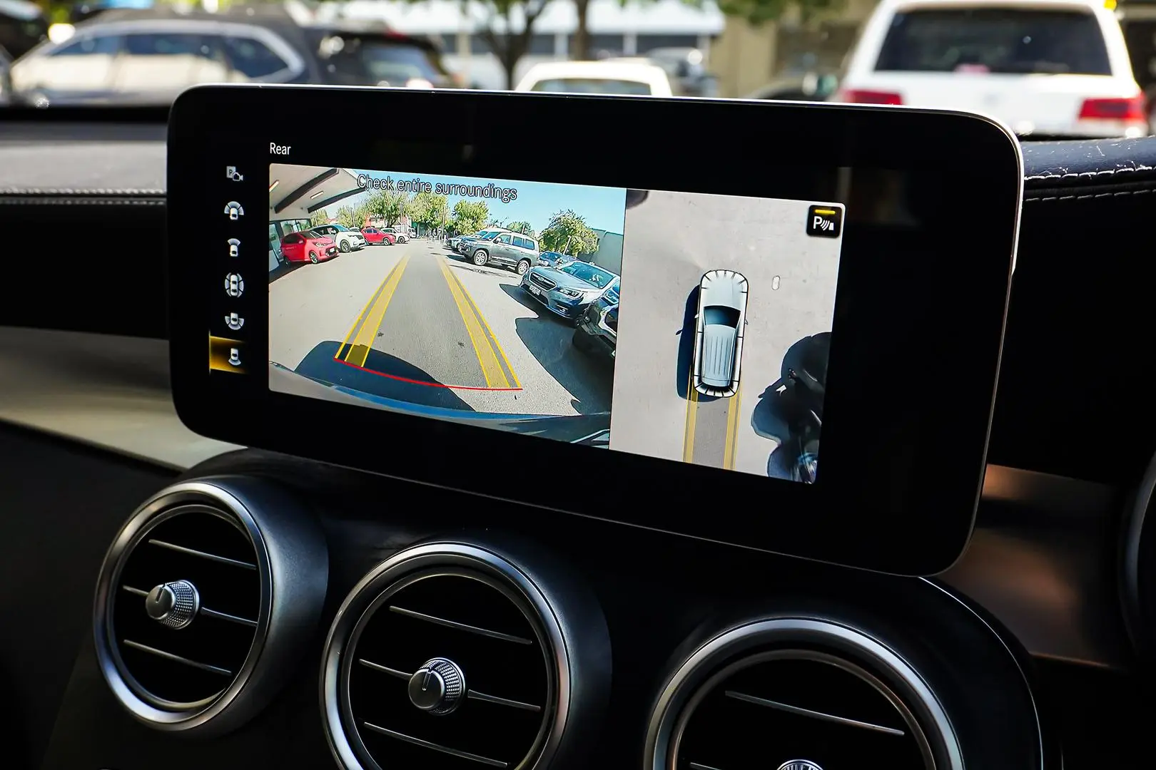 2020 Mercedes-Benz GLC-Class Gallery Image 23