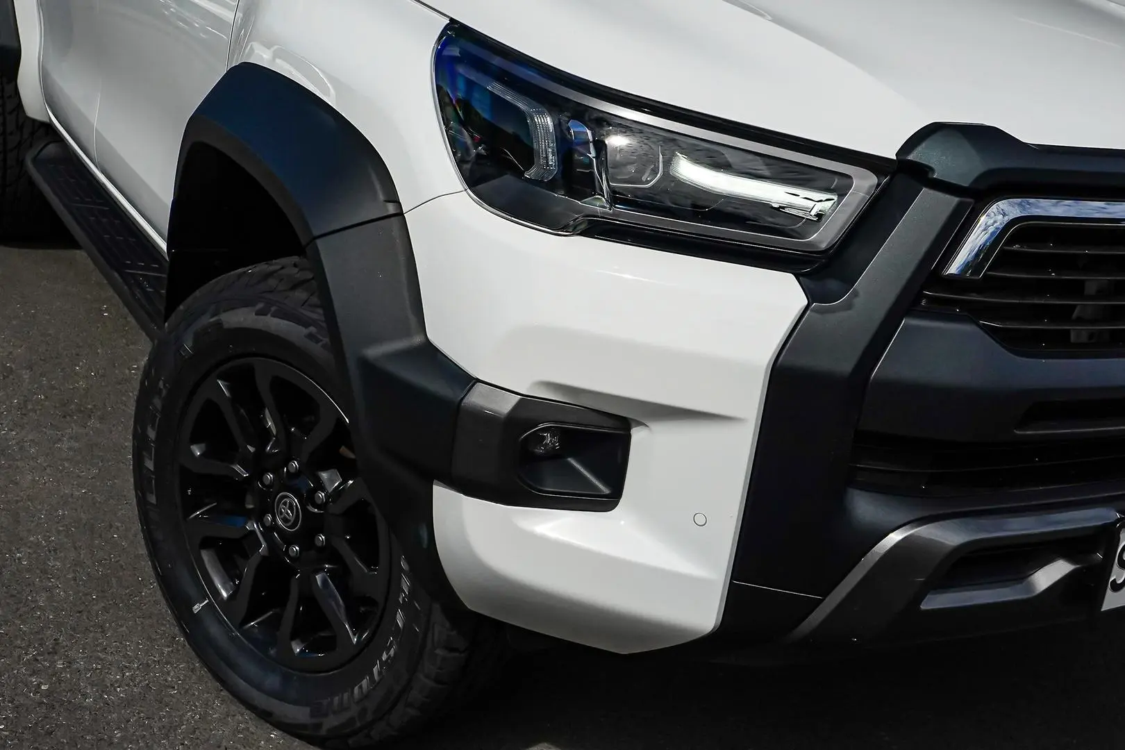 2024 Toyota Hilux Gallery Image 11