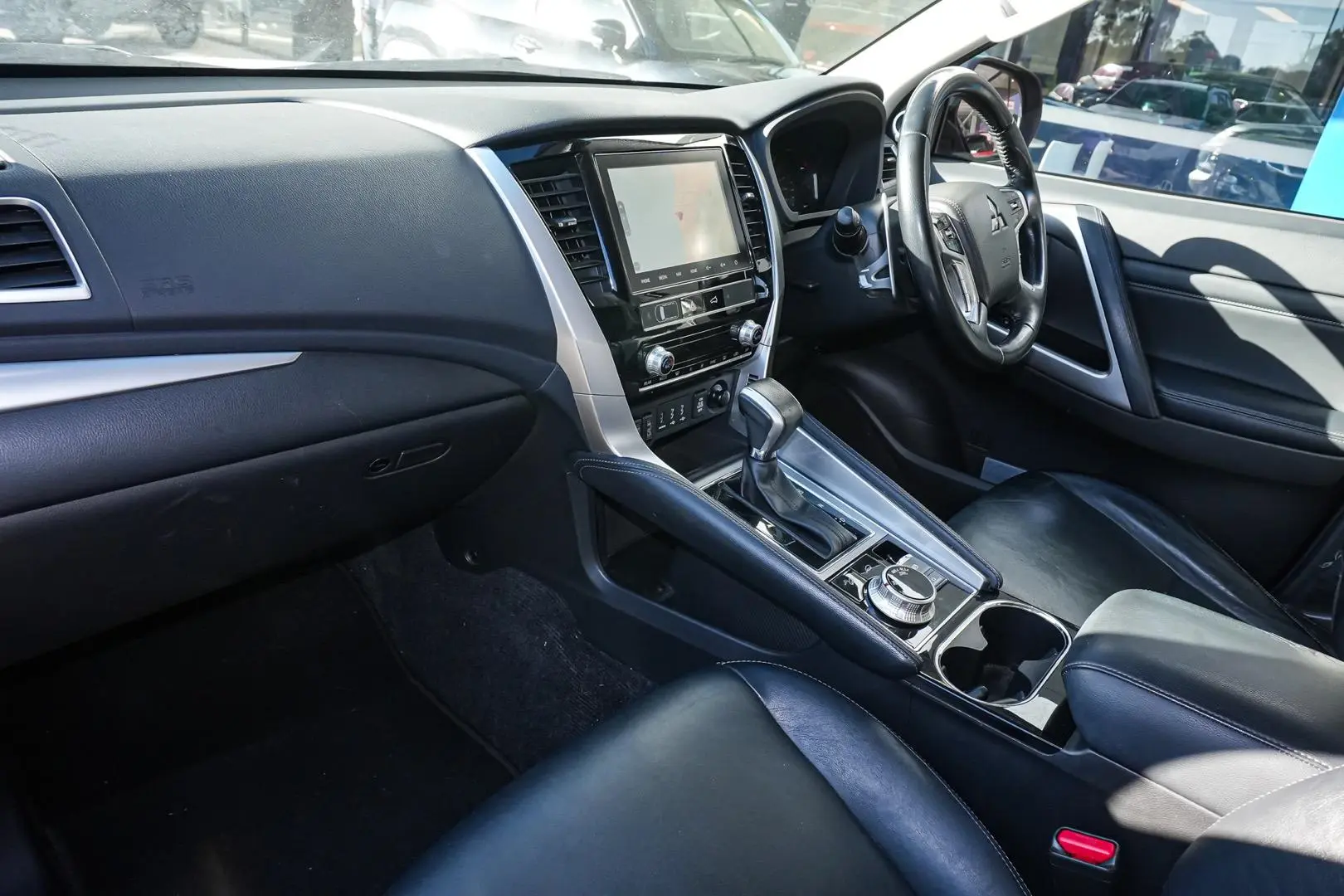 2020 Mitsubishi Pajero Sport Gallery Image 10