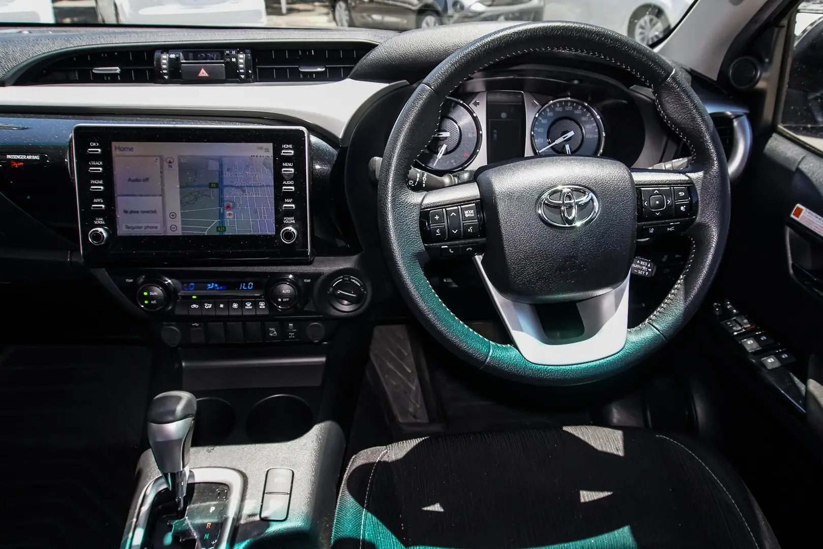 2022 Toyota Hilux Gallery Image 8