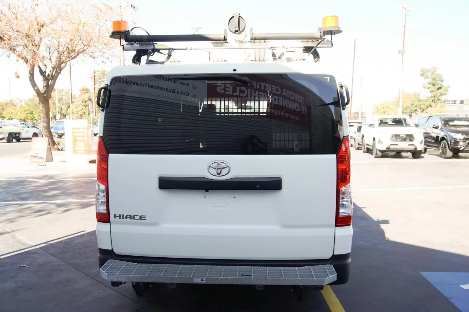 2020 Toyota Hiace Gallery Image 5