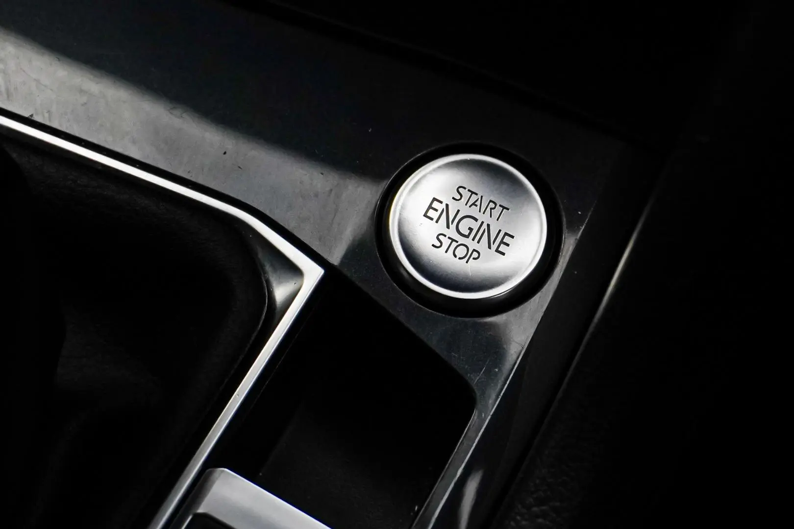 2023 Volkswagen Tiguan Gallery Image 23