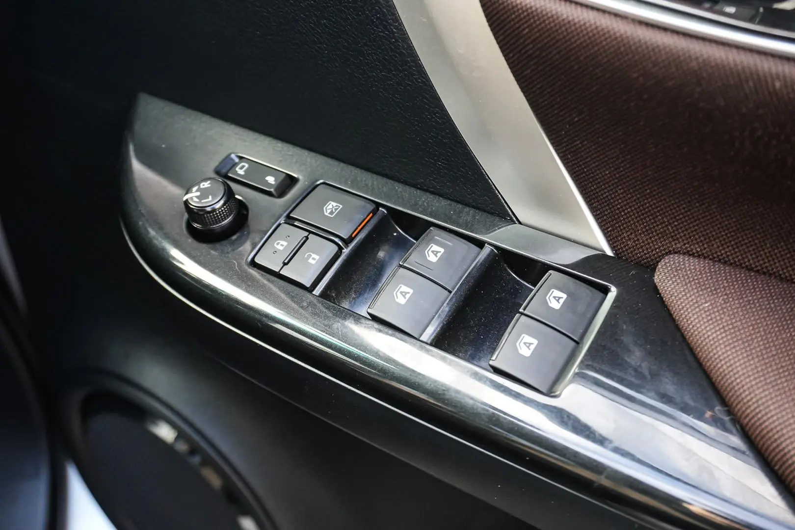 2017 Toyota Fortuner Gallery Image 15