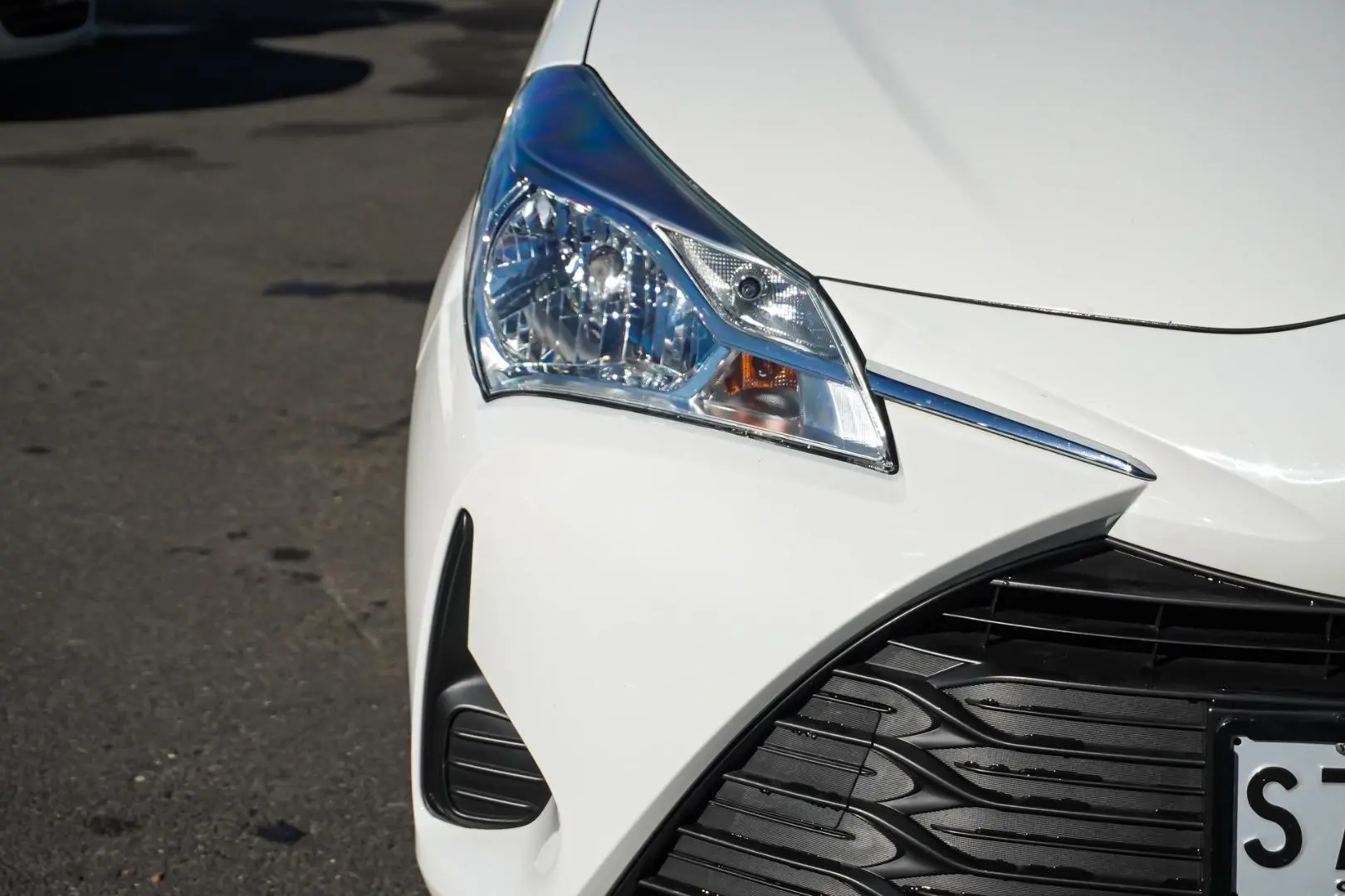 2019 Toyota Yaris Gallery Image 12