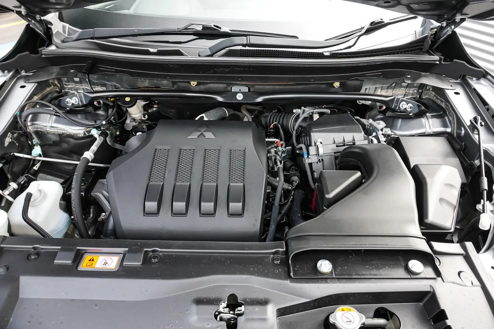 2020 Mitsubishi Eclipse Cross Gallery Image 21