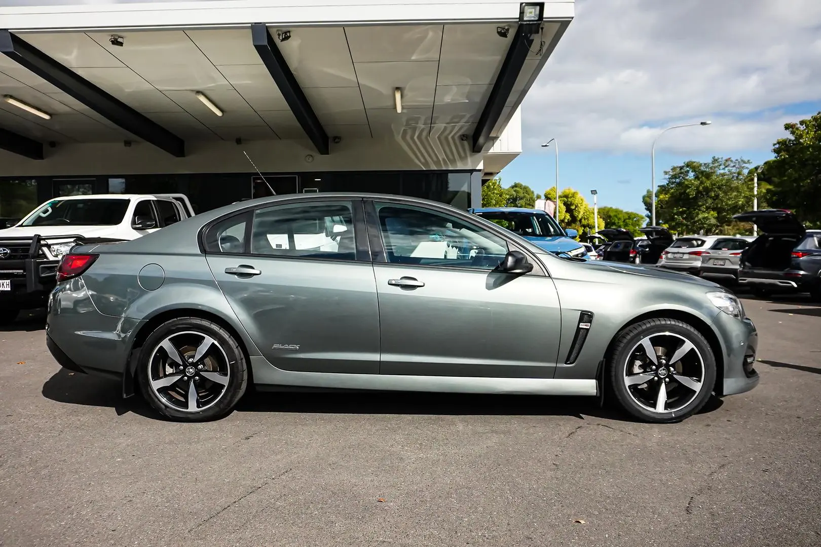 2016 Holden Commodore Gallery Image 4