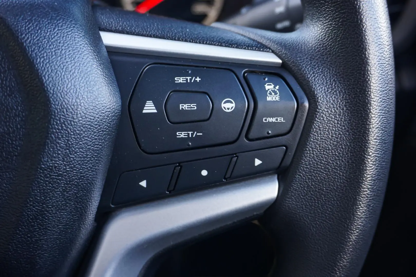 2021 Isuzu D-MAX Gallery Image 12