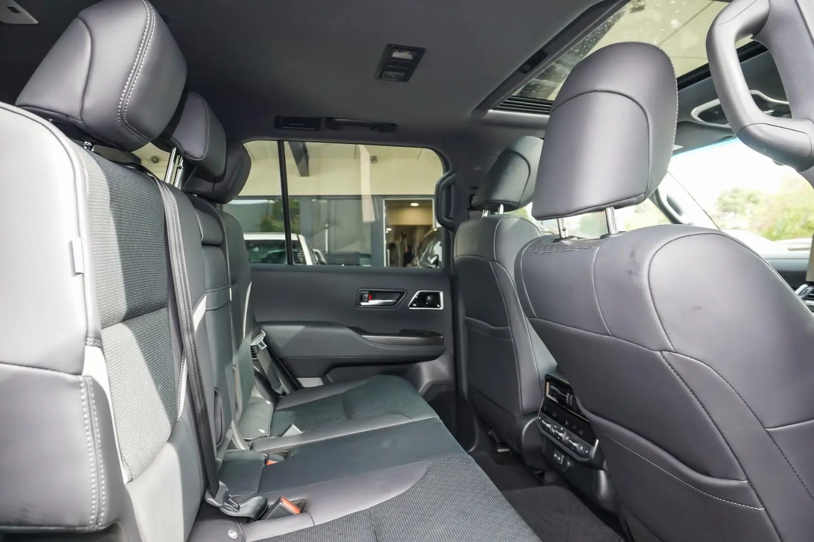 2023 Toyota Landcruiser Gallery Image 8