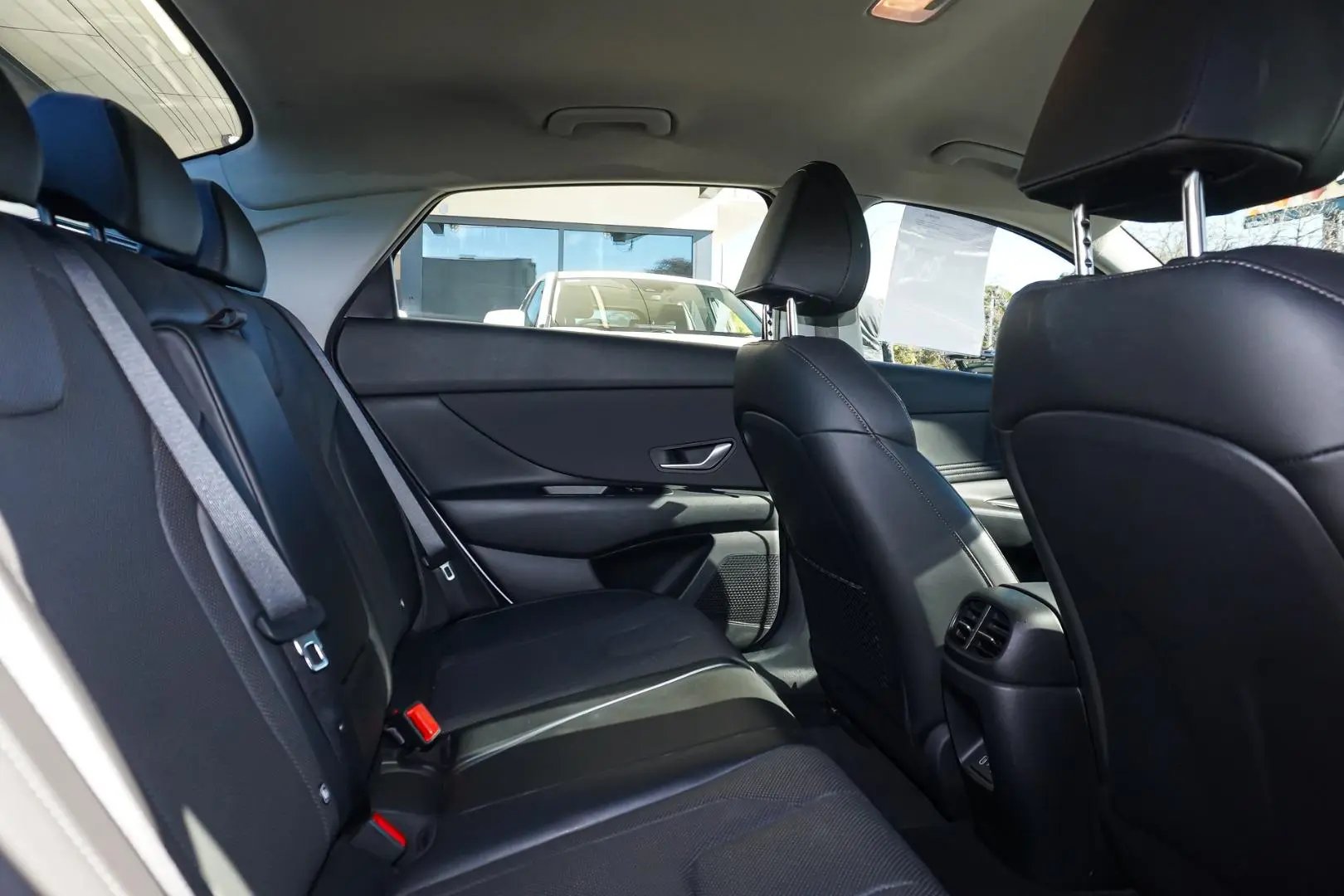 2024 Hyundai i30 Gallery Image 8