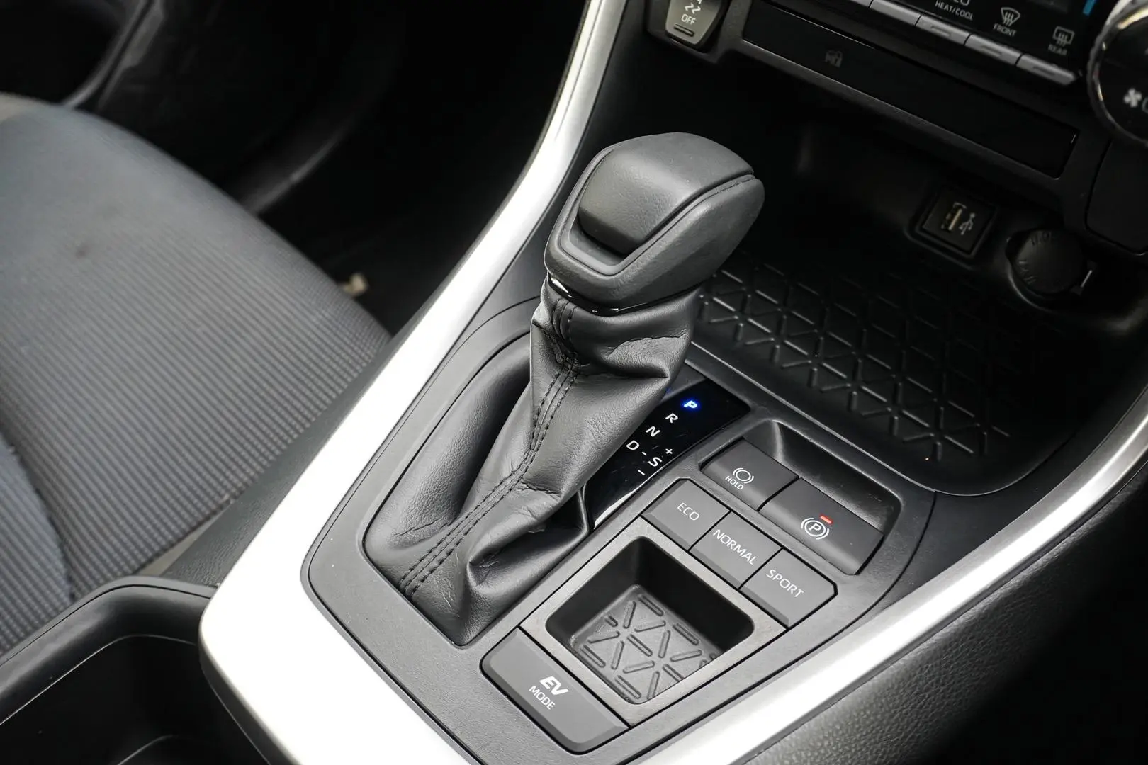 2024 Toyota RAV4 Gallery Image 18