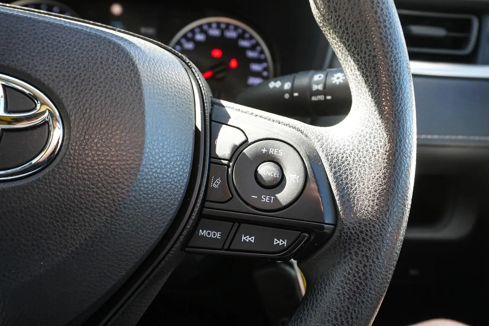 2019 Toyota RAV4 Gallery Image 20