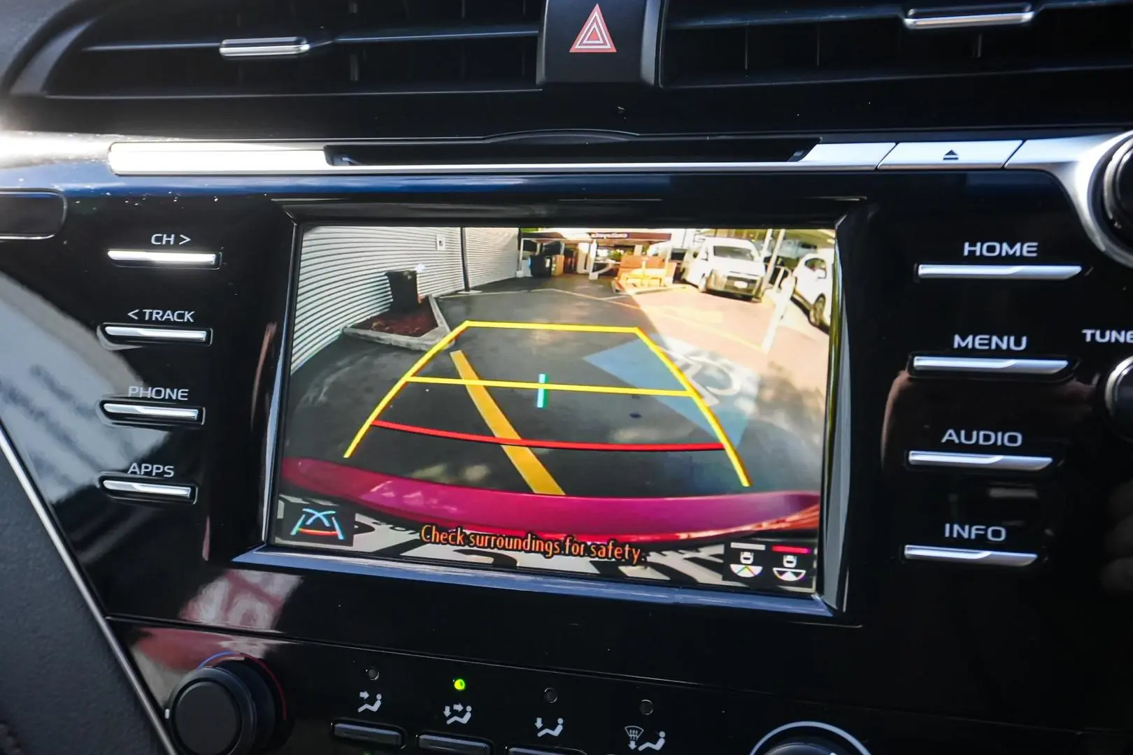 2018 Toyota Camry Gallery Image 21