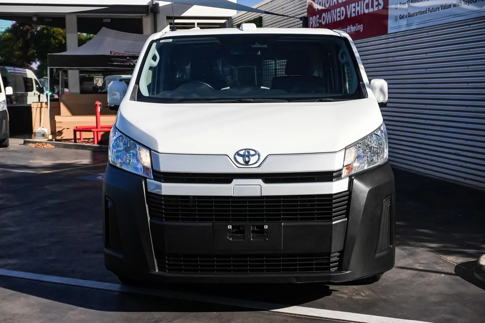 2022 Toyota Hiace Gallery Image 5