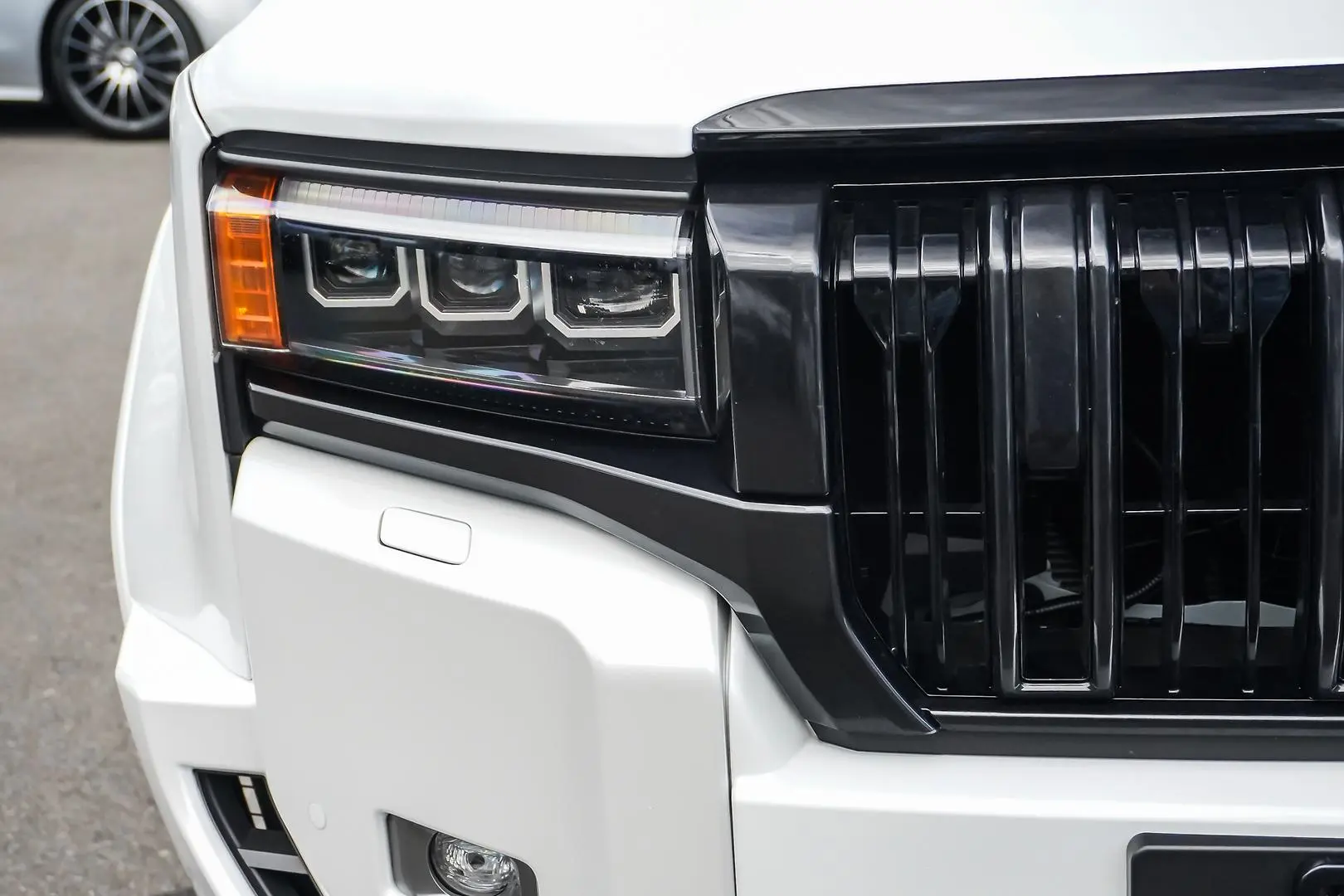 2025 Toyota Landcruiser Prado Gallery Image 14