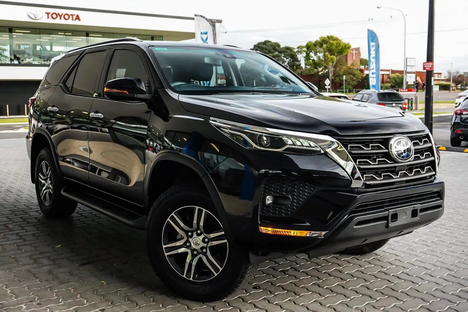 2021 Toyota Fortuner Gallery Image 1