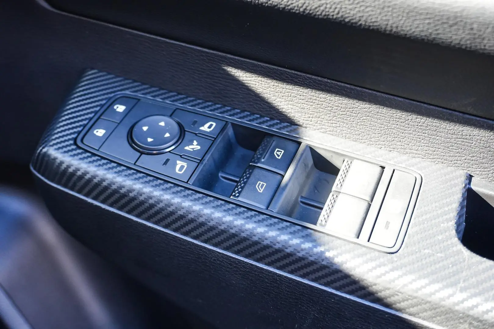 2024 Mitsubishi Triton Gallery Image 16