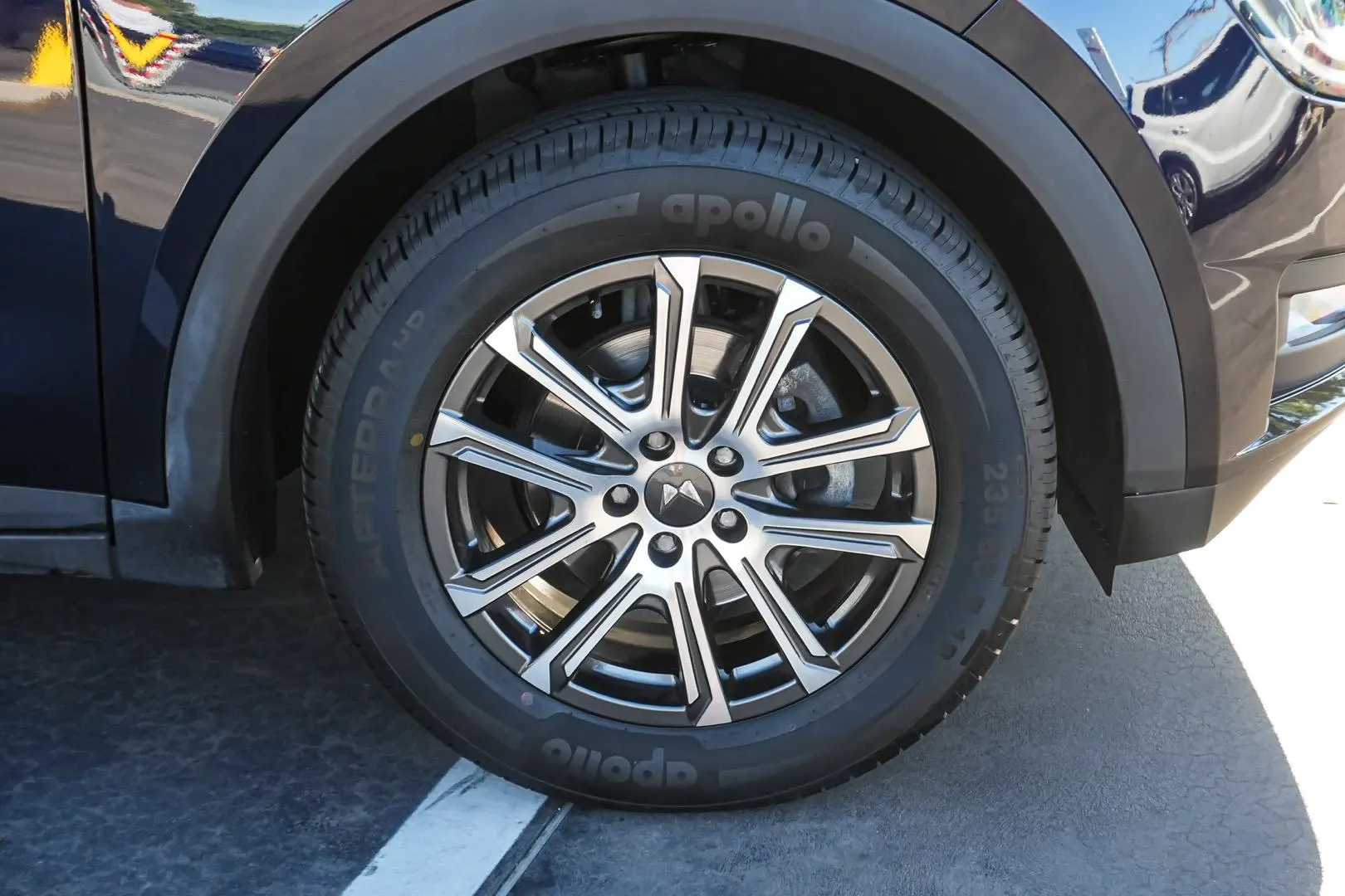 2023 Mahindra XUV700 Gallery Image 13