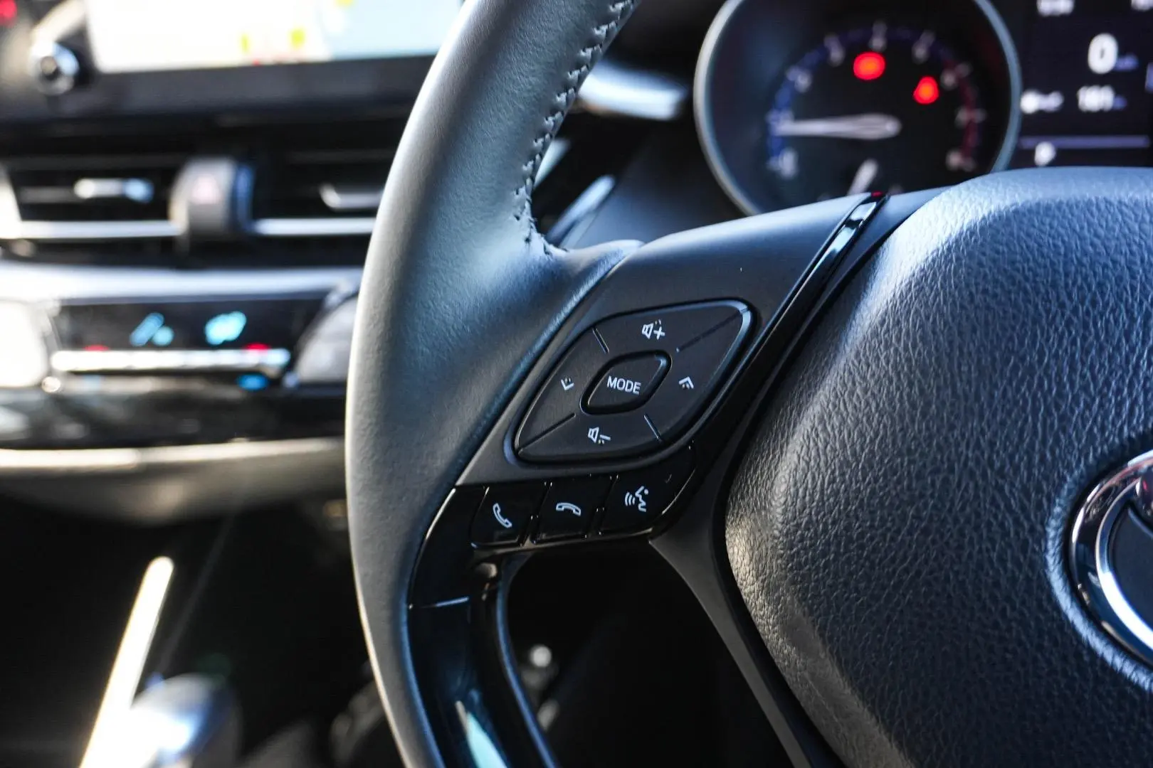 2020 Toyota C-HR Gallery Image 20