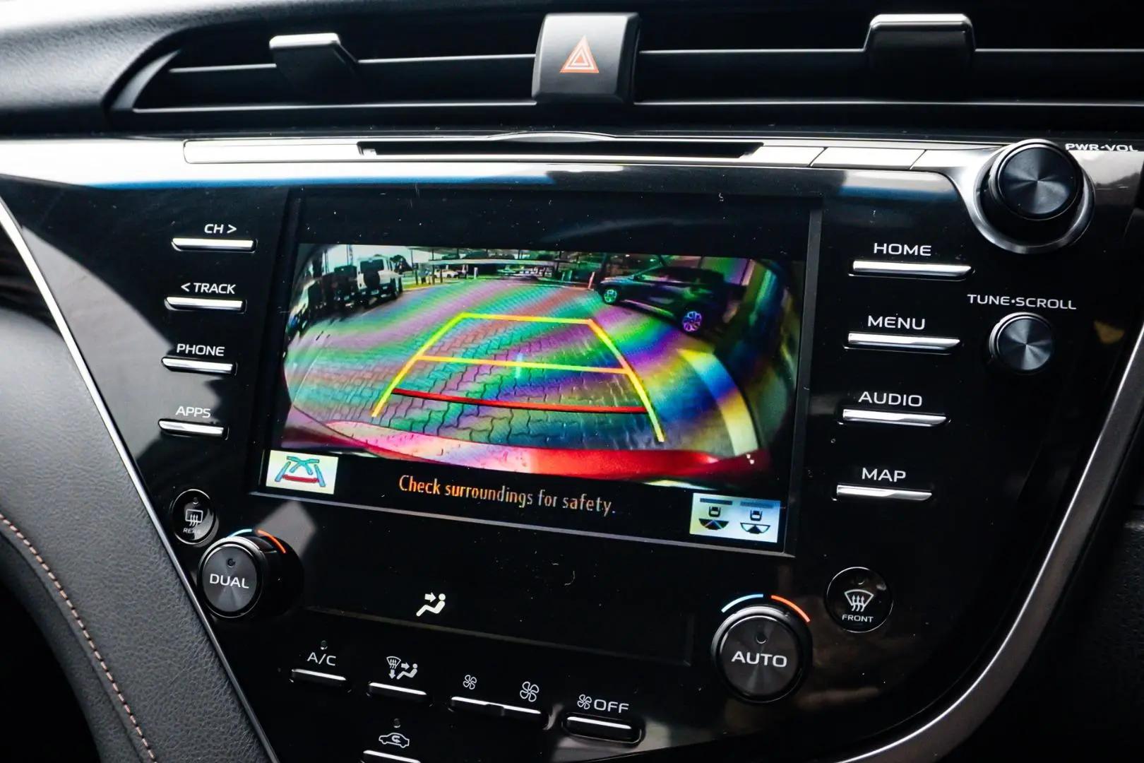 2018 Toyota Camry Gallery Image 25