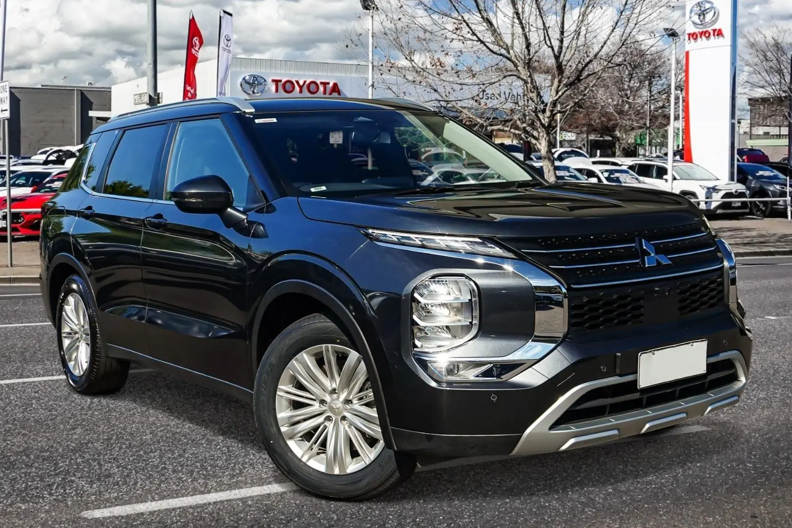 2024 Mitsubishi Outlander Image