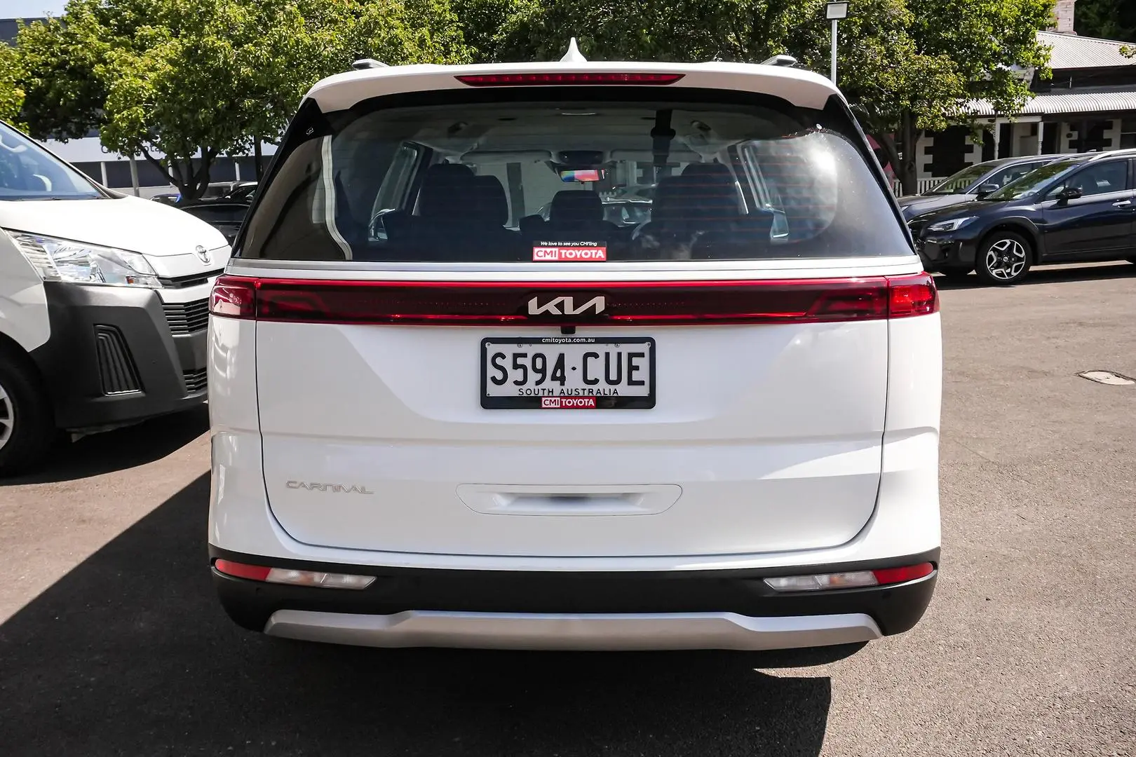 2022 Kia Carnival Gallery Image 6