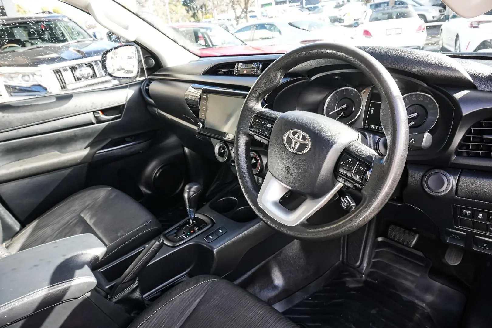 2021 Toyota Hilux Gallery Image 7
