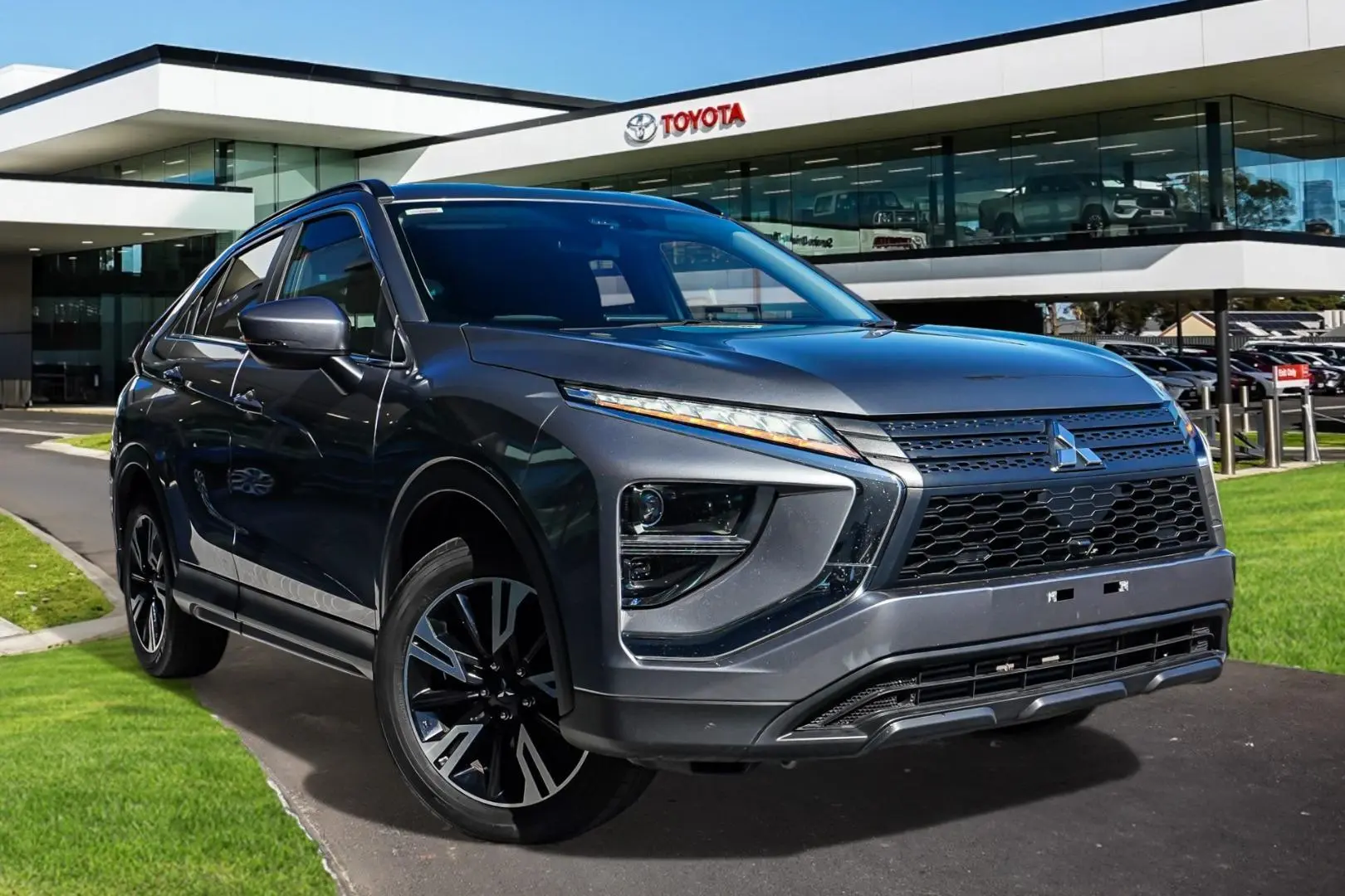 2023 Mitsubishi Eclipse Cross Gallery Image 1